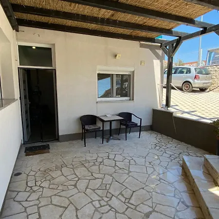 Apartment Yela Zadar