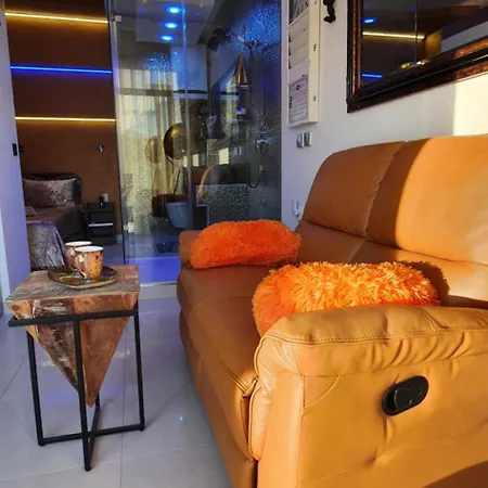 Yela Apartment