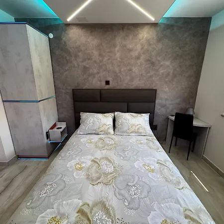 Yela Apartament *